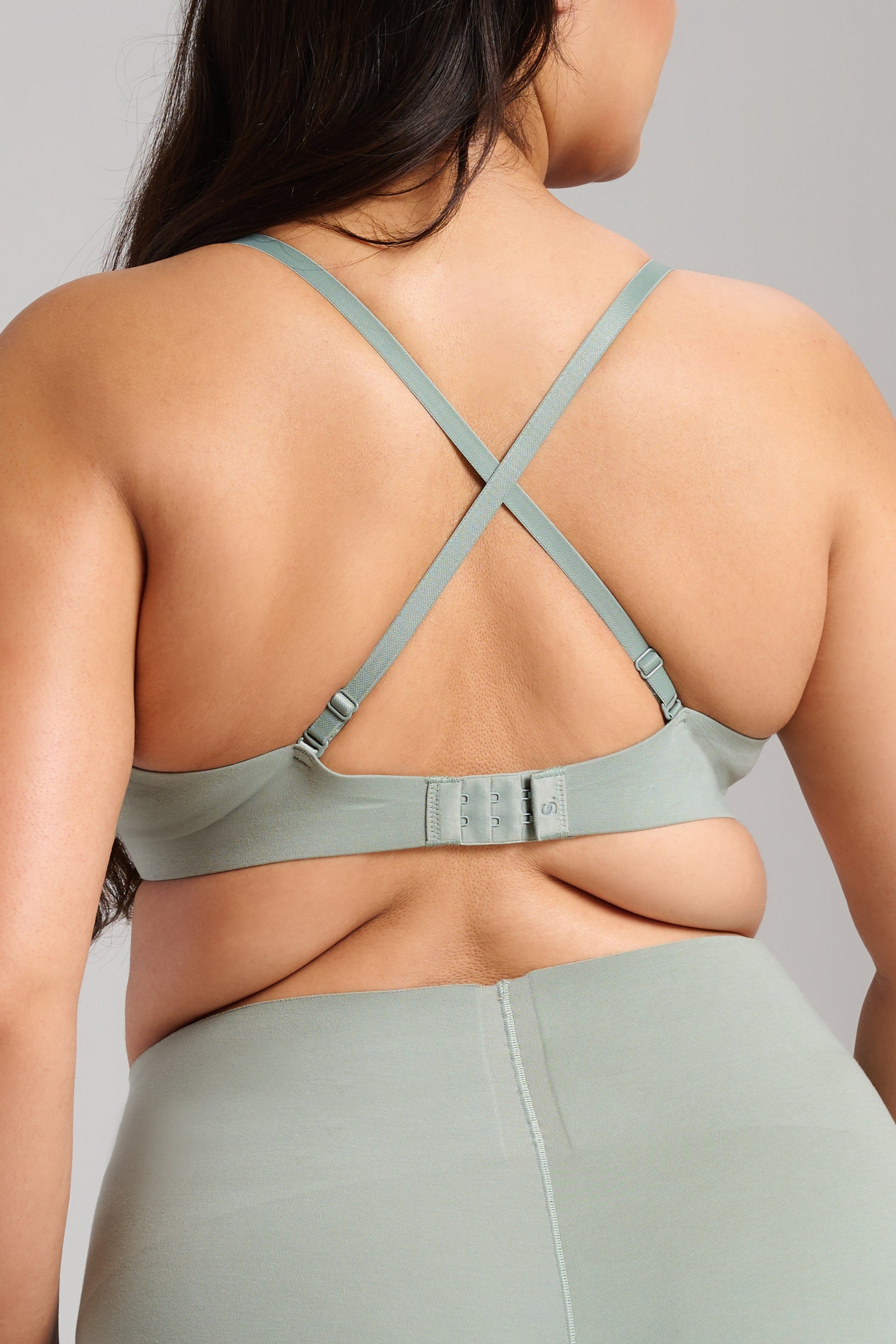Organic Cotton No-Show V-Scoop Bra - SIELLA - Color: Sage Sauge