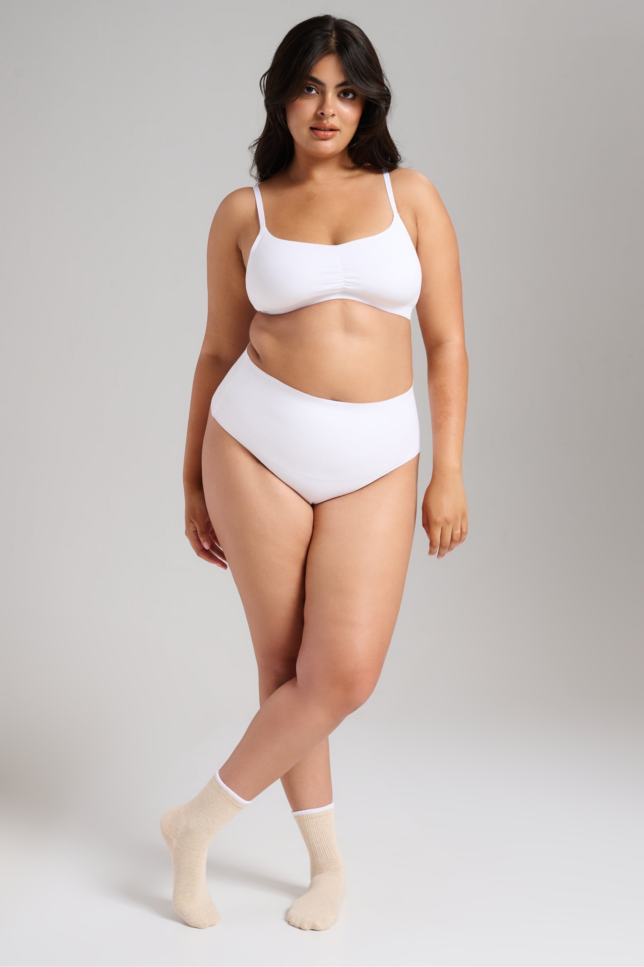 Organic Cotton No-Show V-Scoop Bra - SIELLA - Color: White Blanc