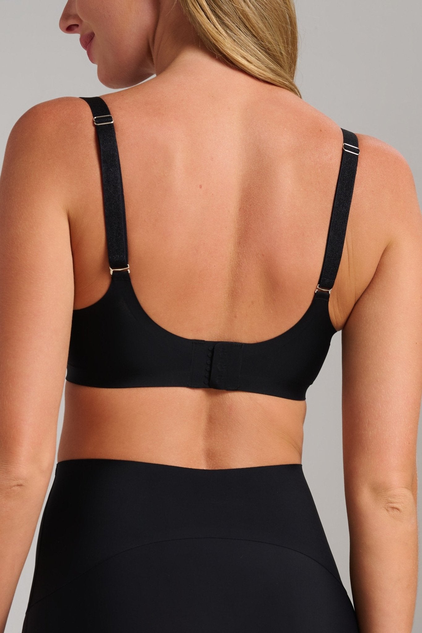 Invisible V-Neck Bra - SIELLA - Color: Black Noir