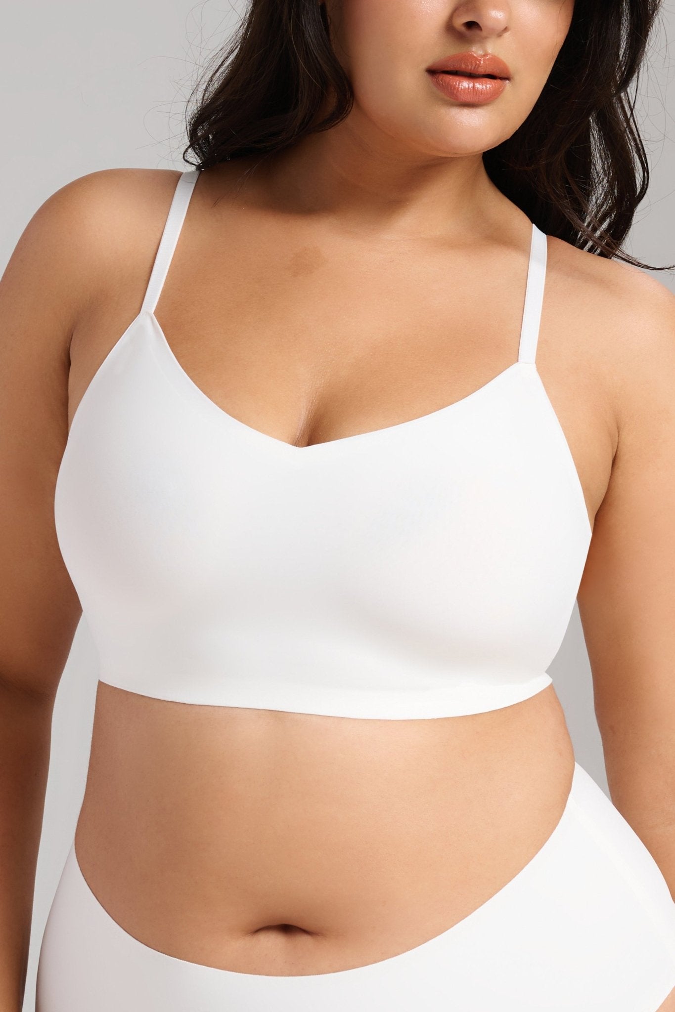 Invisible V - Neck Non - Padded Bra - Siella - Color: White Blanc