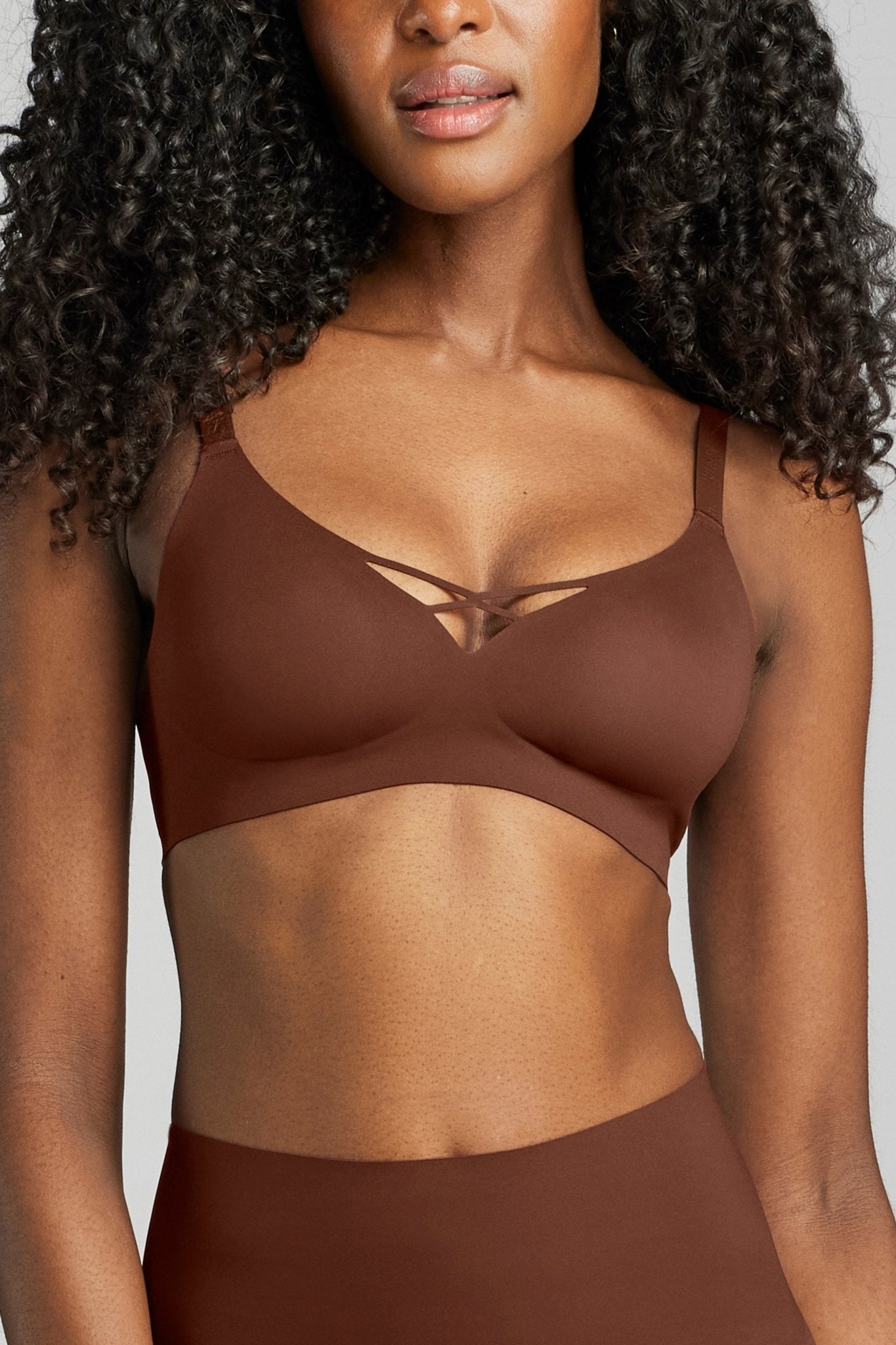 No-Show V-Neck Bra - Siella - Color: Cocoa Cacao