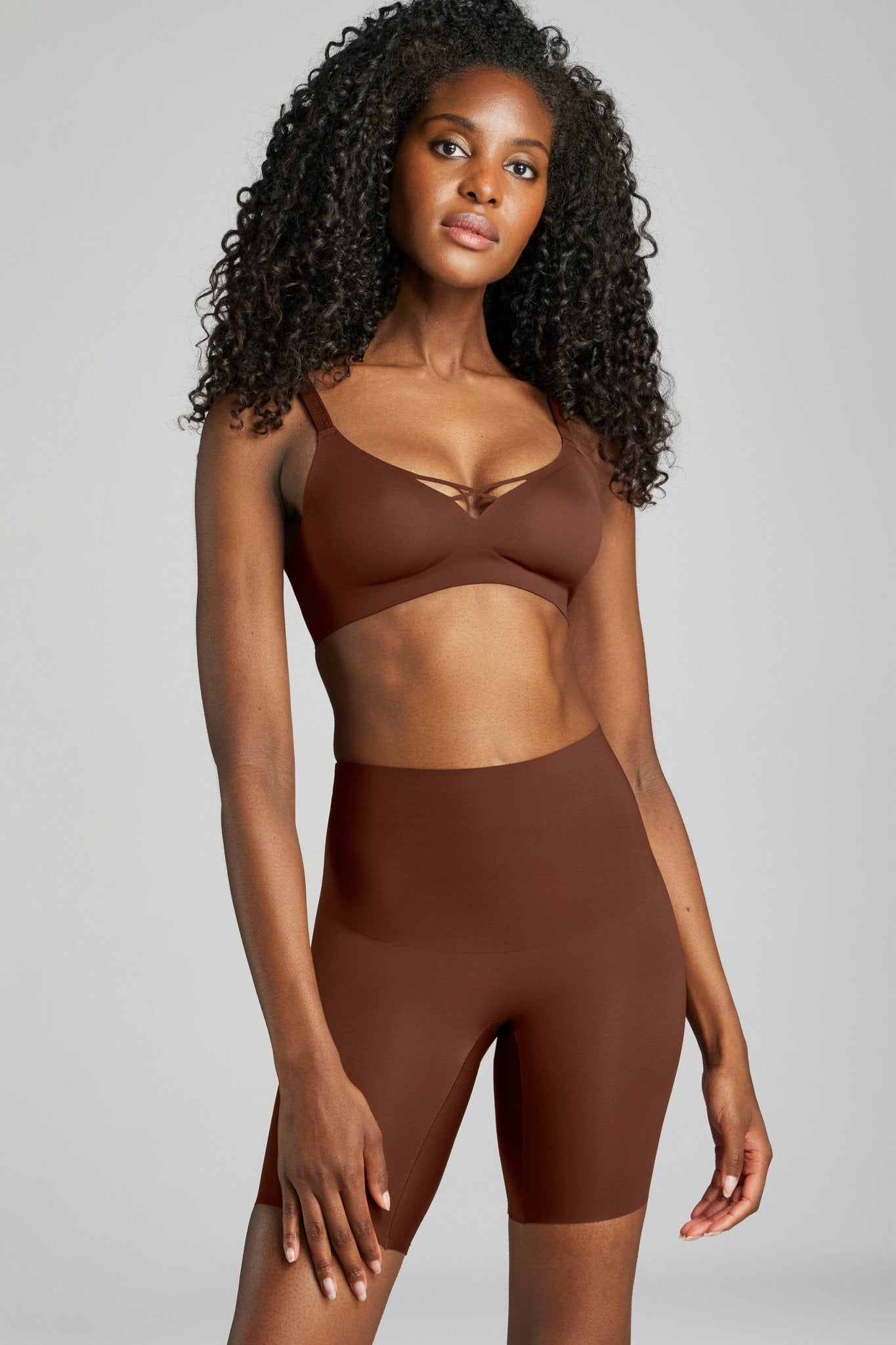 No-Show V-Neck Bra - Siella - Color: Cocoa Cacao