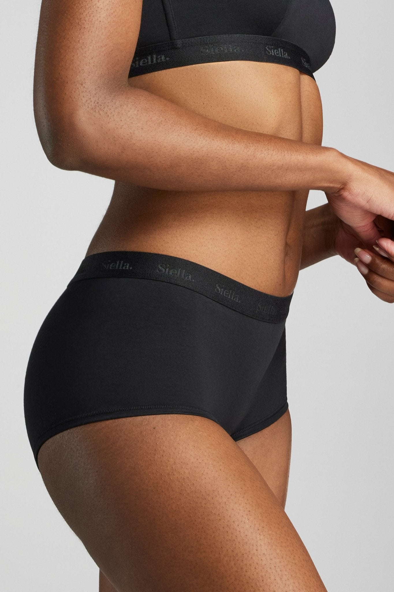 Organic Cotton Boy Short - Siella - Color: Black Noir