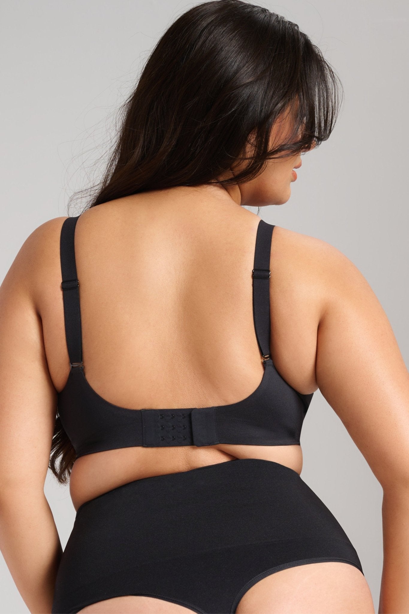 Sculpt V - Neck Bra - Siella - Color: Black Noir