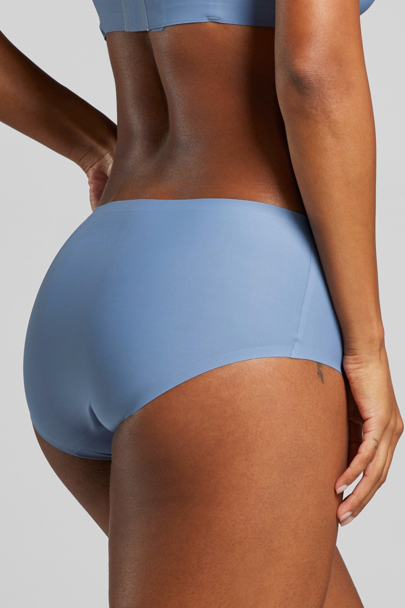 Ultra-smooth soft fabric No visible panty lines with special bonded-no sew  technology