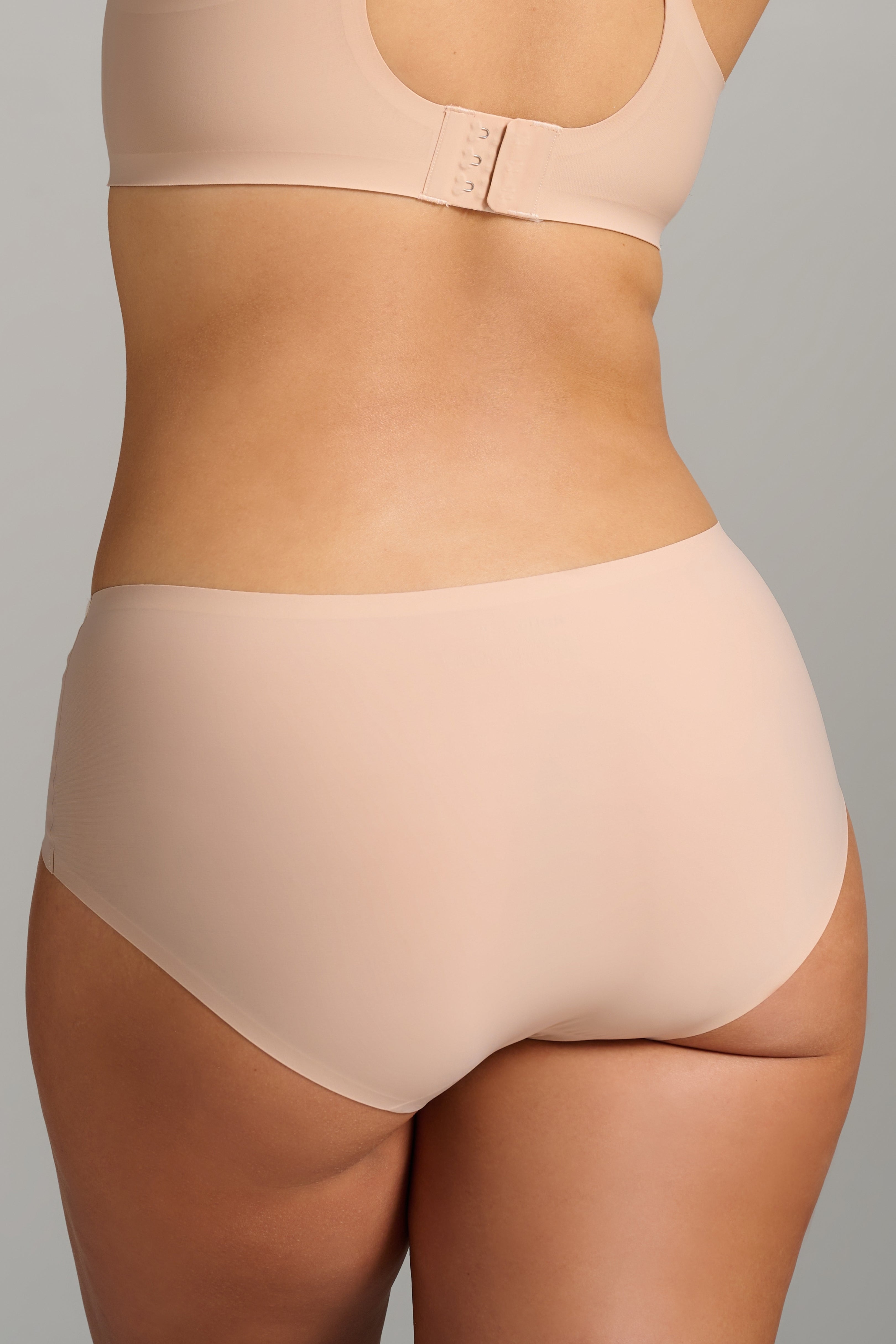 Invisible Hipster - Siella - Color: Biscotti Beige Beige biscotti