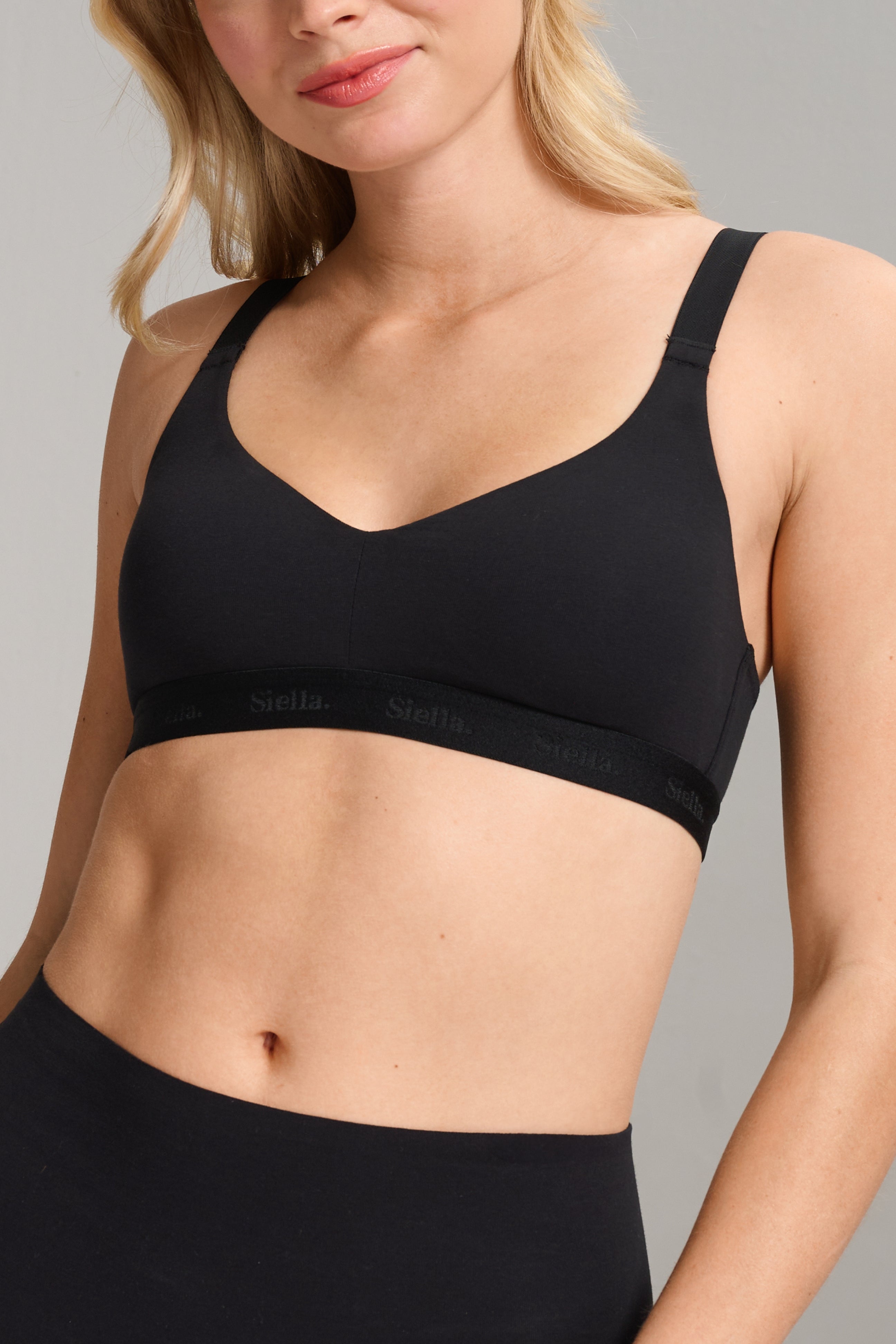 Organic Cotton V-Neck Bra - SIELLA - Color: Black Noir