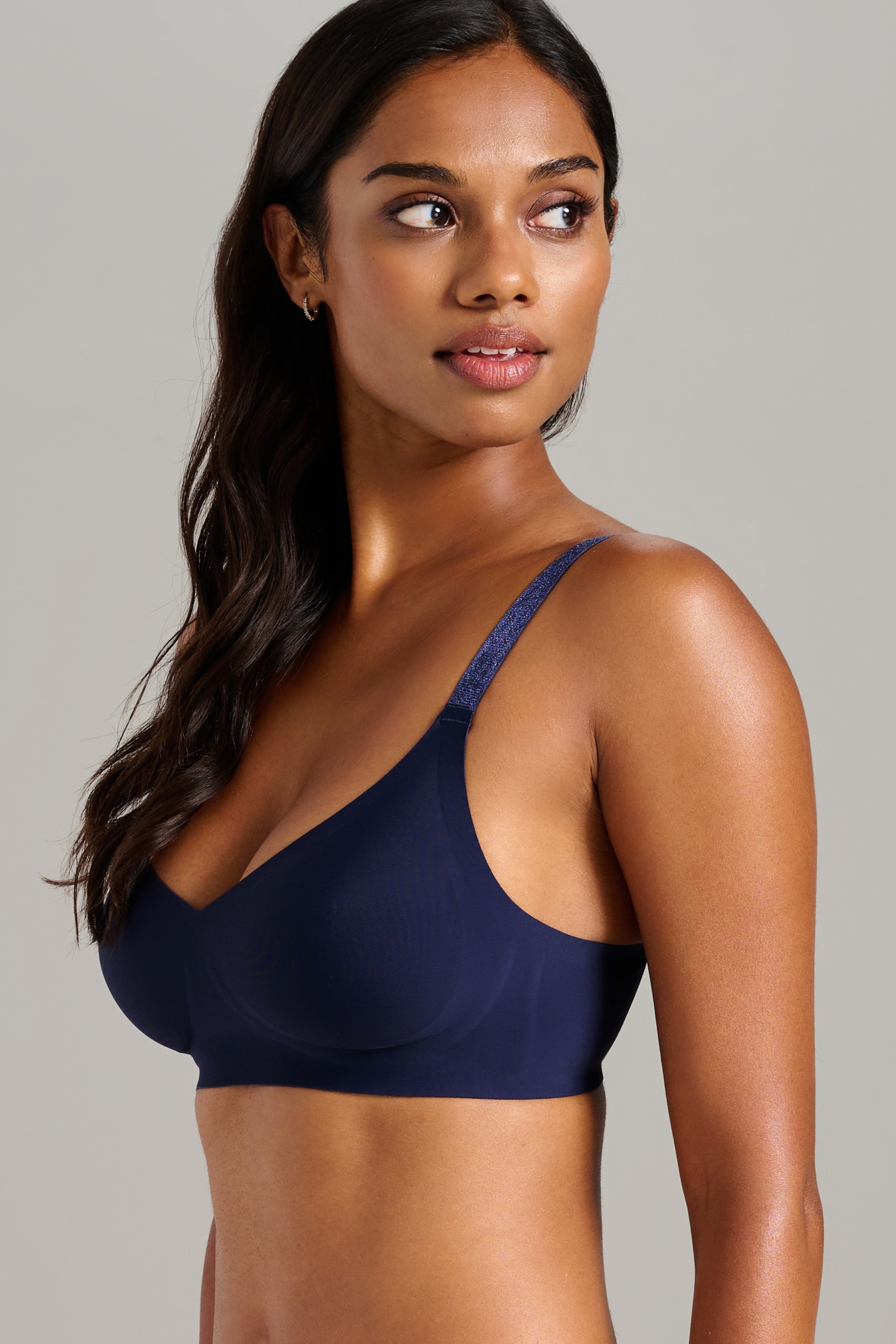 Invisible V-Neck Bra - SIELLA - Color: Midnight Blue Bleu nuit