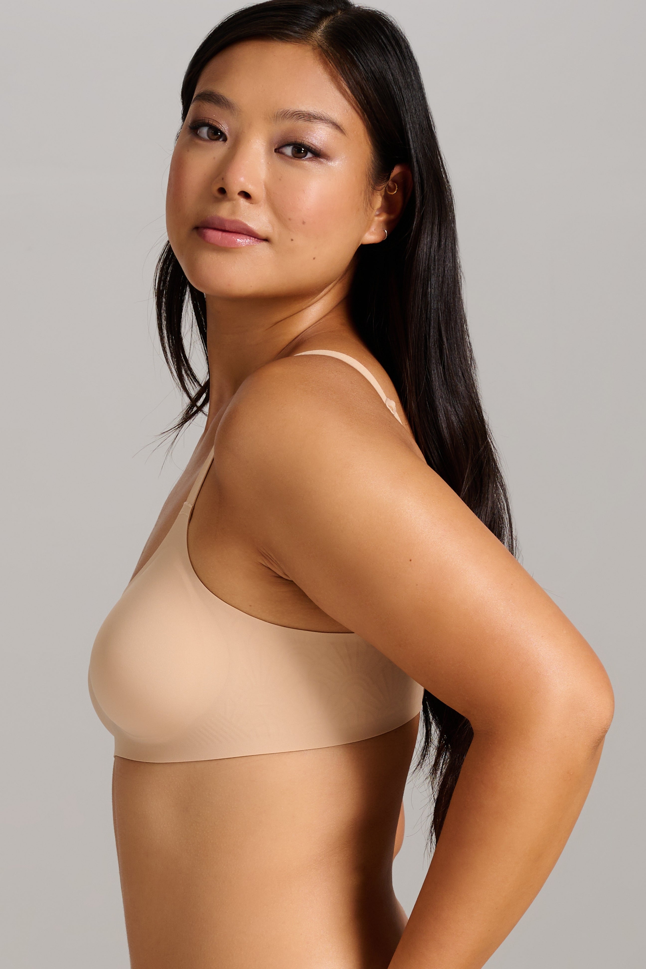 No-Show Scoop Neck Bra - Siella - Color: Maple Sugar Sucre d'érable