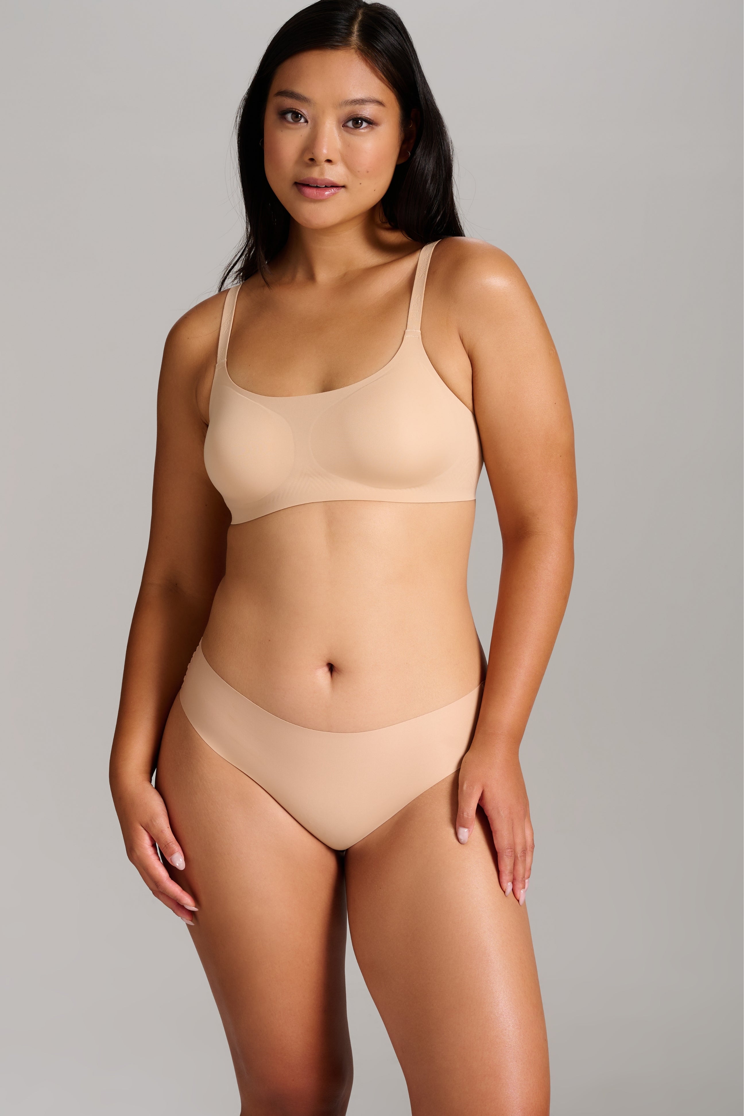 No-Show Scoop Neck Bra - Siella - Color: Maple Sugar Sucre d'érable