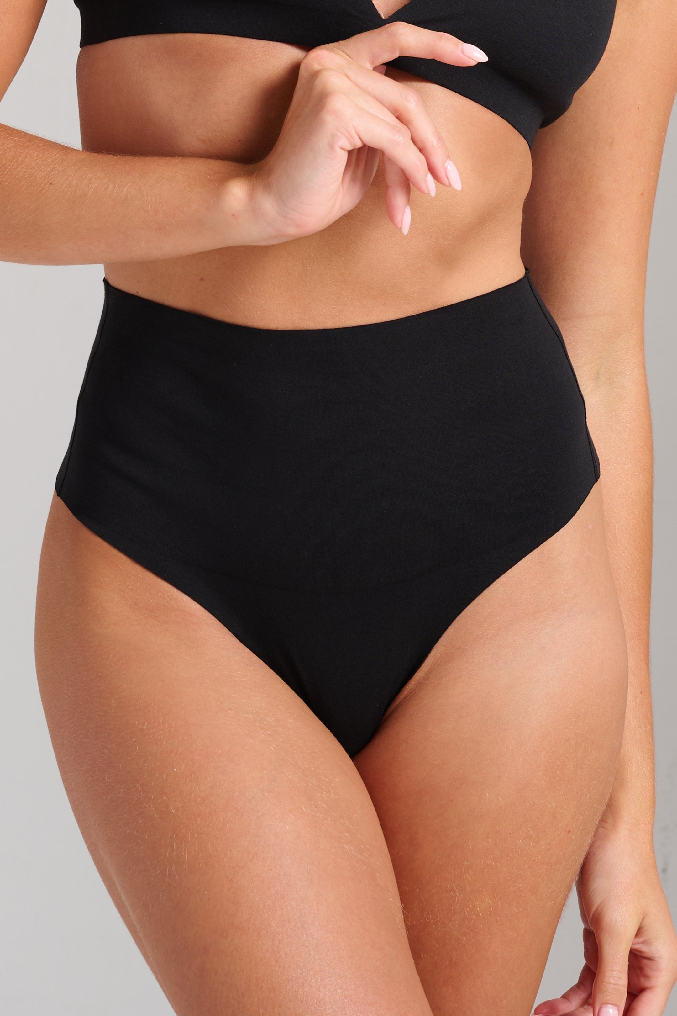 Organic Cotton No-Show Shaping Thong - SIELLA - Color: Black Noir