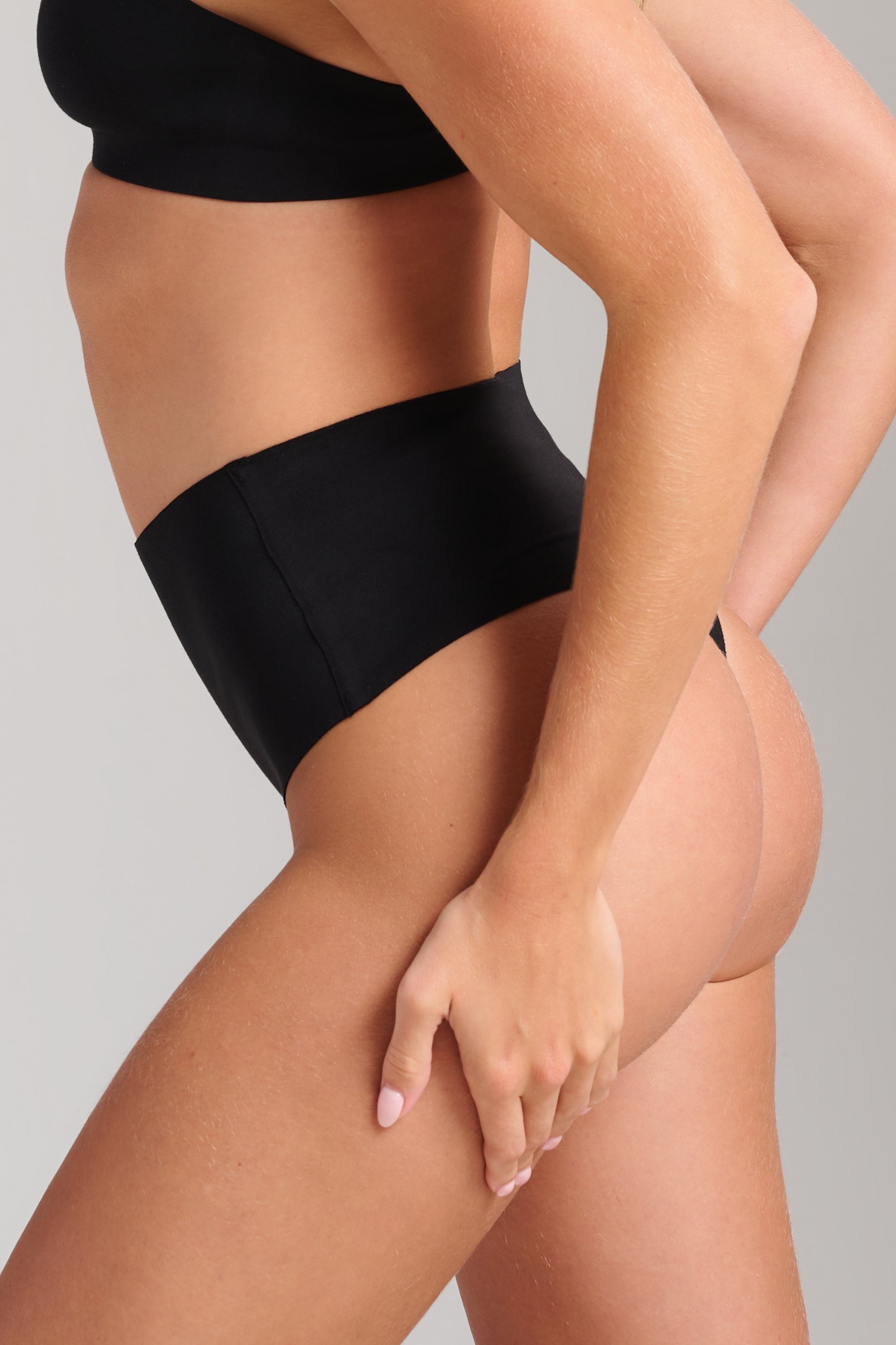 Organic Cotton No-Show Shaping Thong - SIELLA - Color: Black Noir
