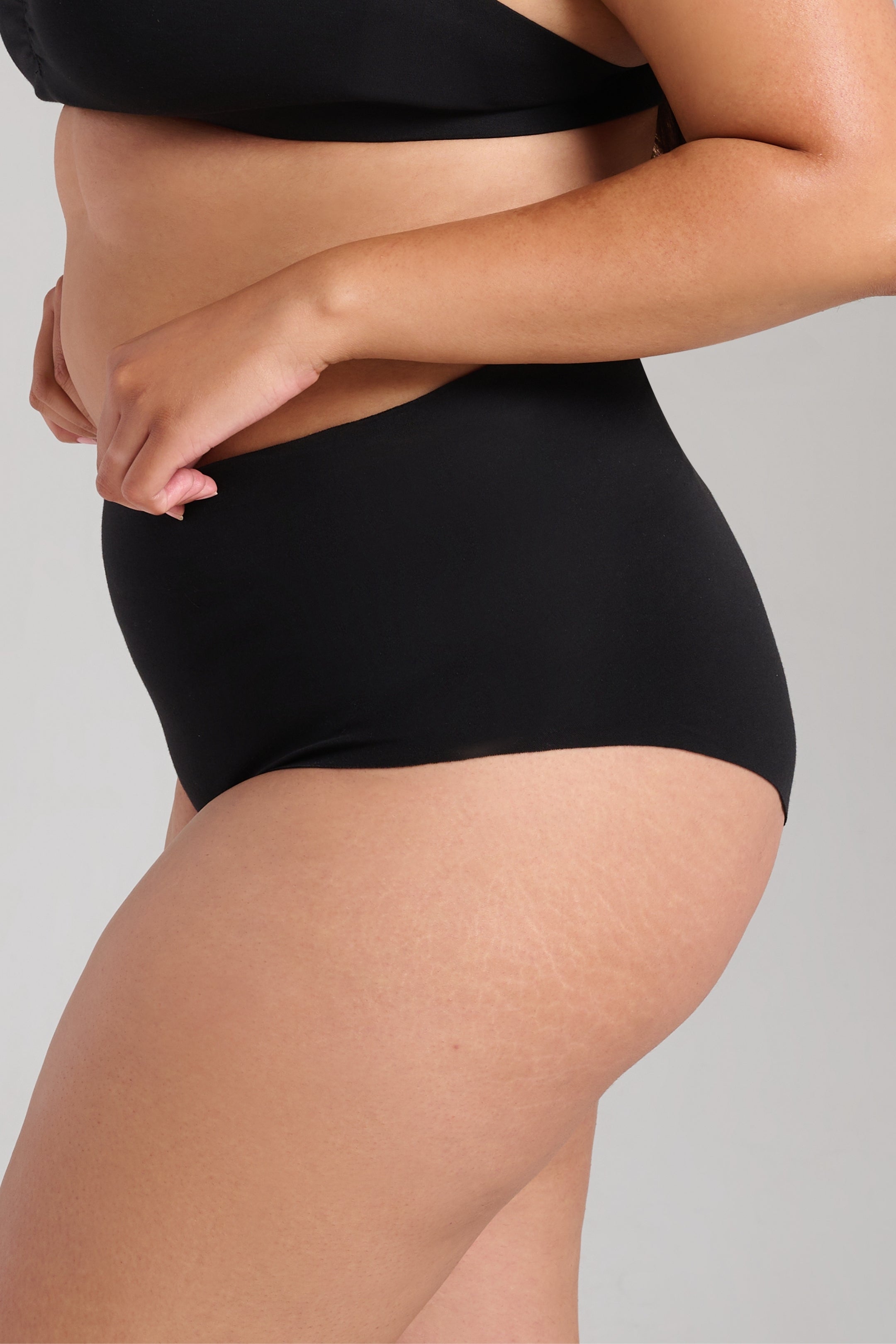 Organic Cotton No-Show Shaping Brief - SIELLA - Color: Black Noir