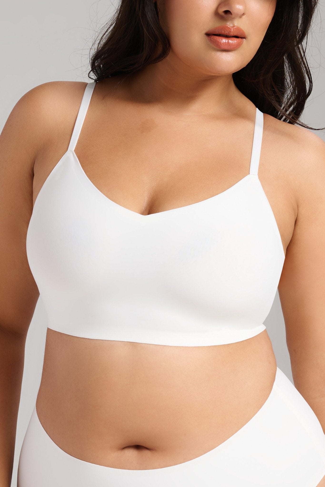 Invisible V - Neck Non - Padded Bra - Siella - Color: White Blanc