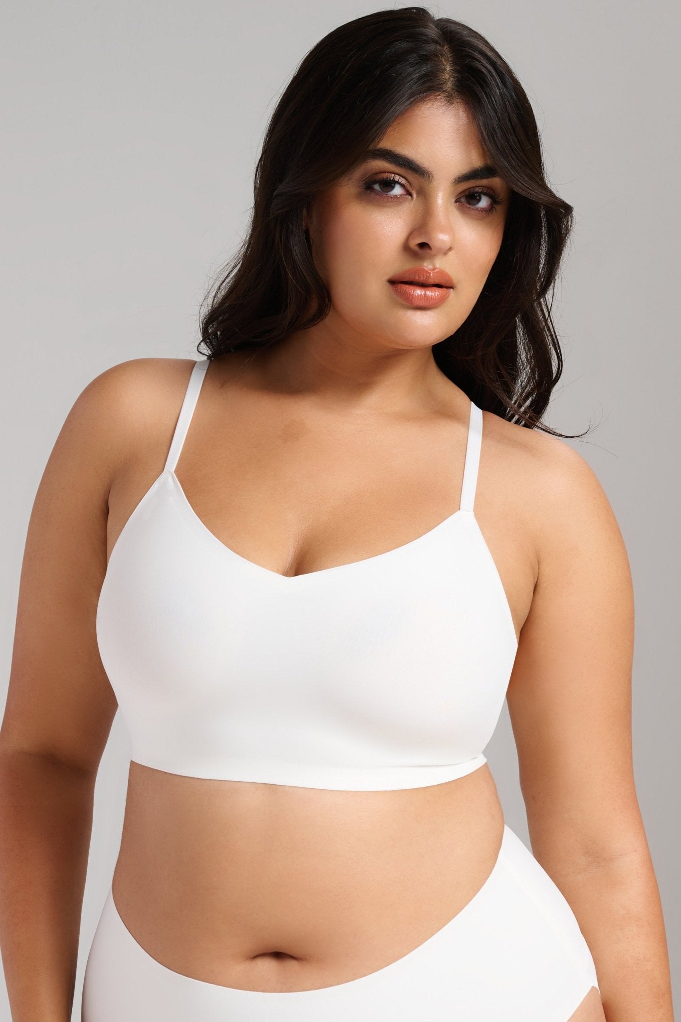 Invisible V - Neck Non - Padded Bra - Siella - Color: White Blanc