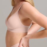 No-Show Triangle Seamless Bra - SIELLA - Color: Barely Pink Rose délicat