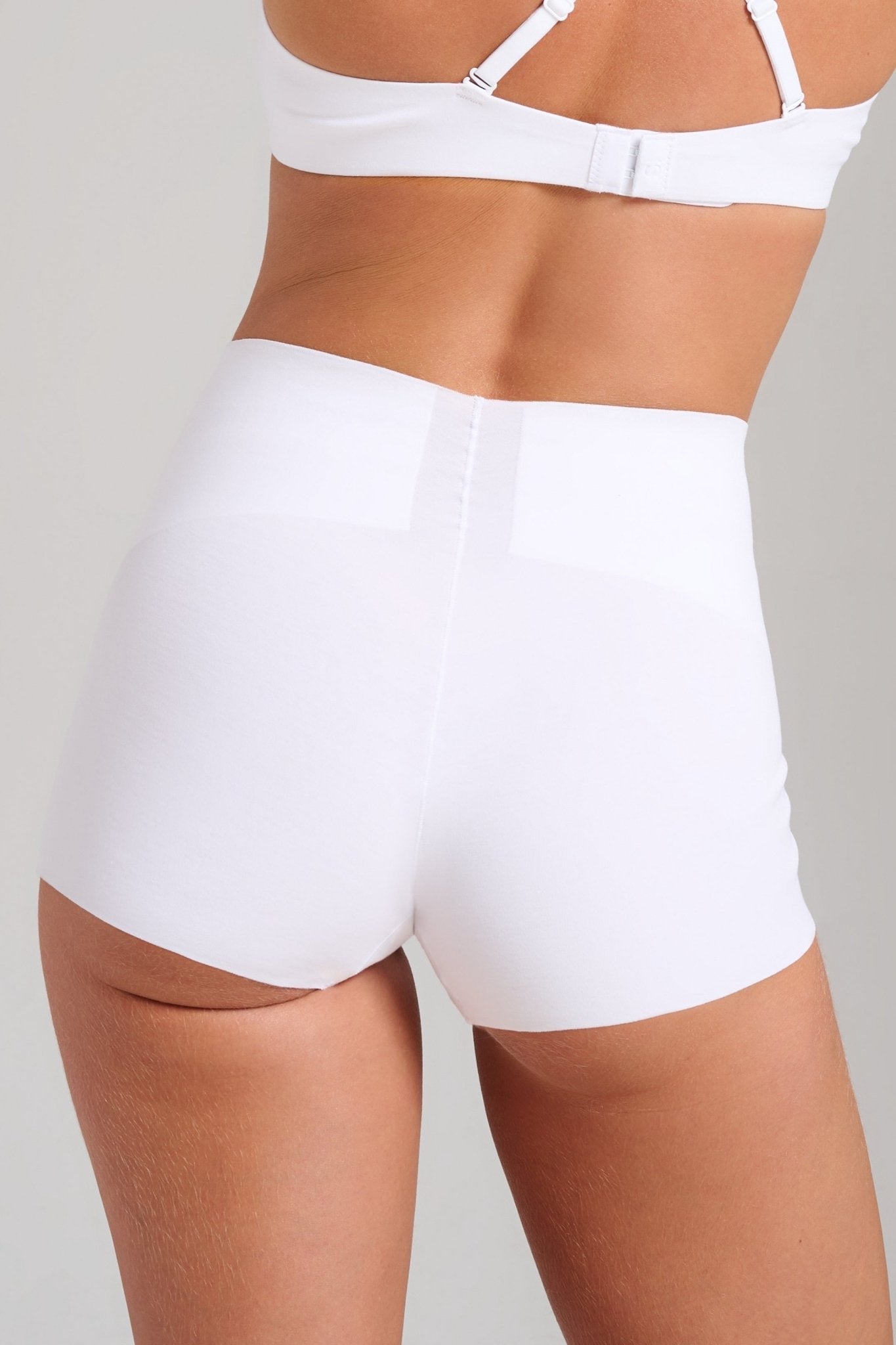 Organic Cotton No - Show Shaping Boy Short - Siella - Color: White Blanc