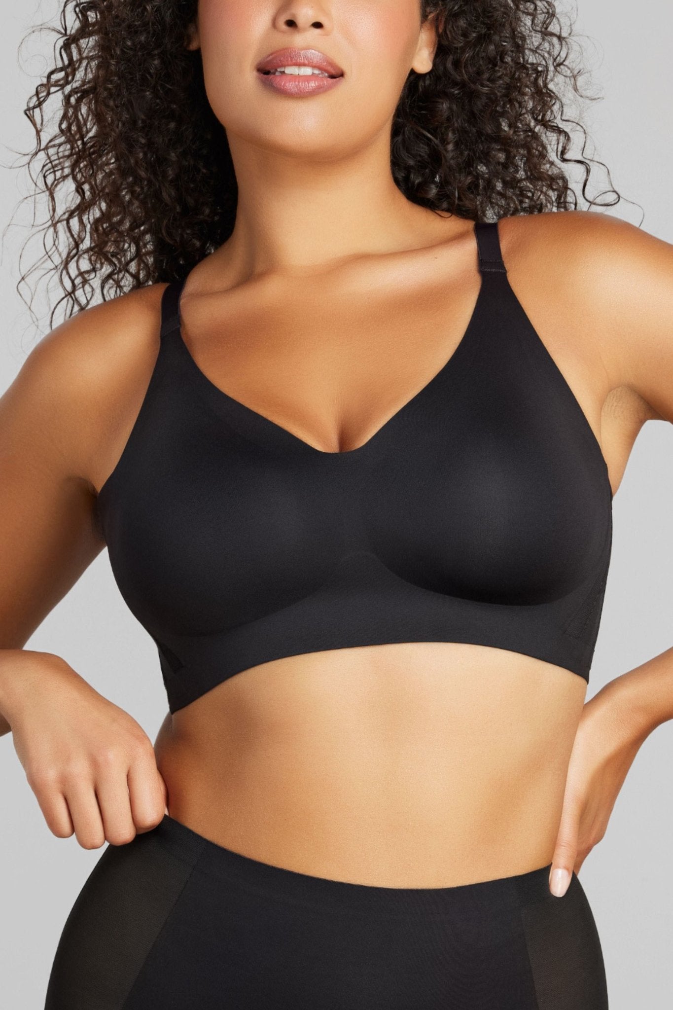 Sexy Smooth V-Neck Bra - SIELLA - Color: Black Noir