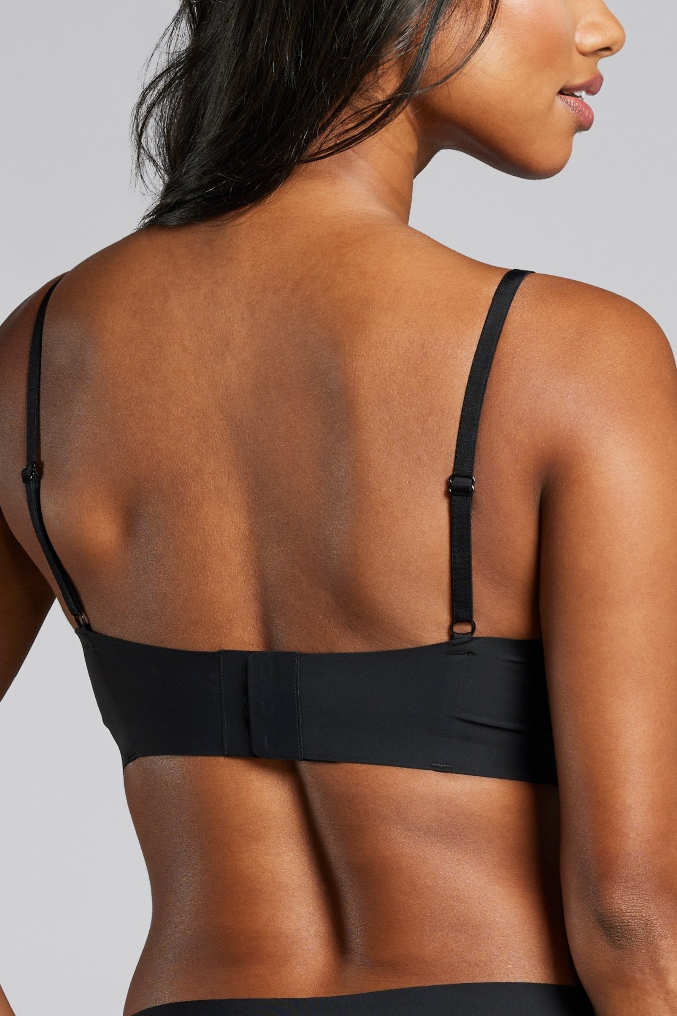 Invisible V - Neck Non - Padded Bra - Siella - Color: Black Noir